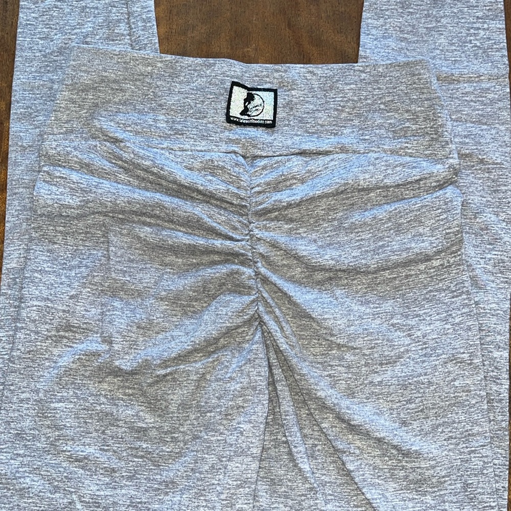 Celestial bodiez scrunch leggings